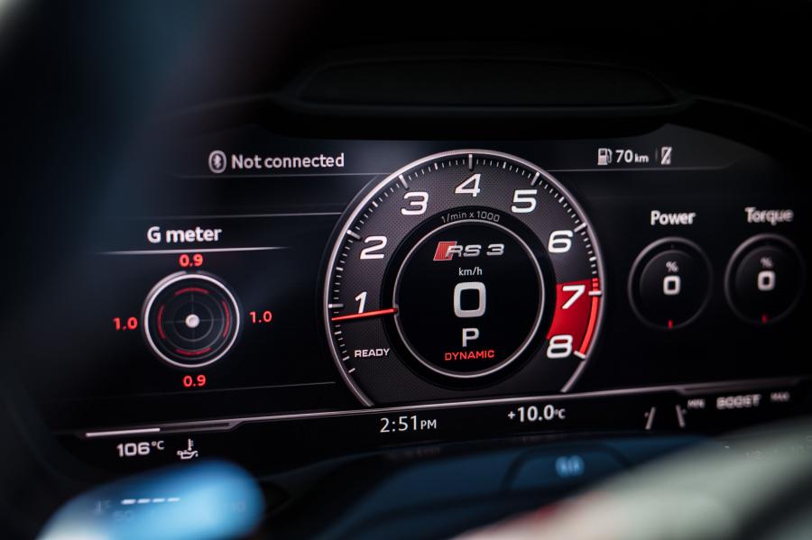 Панель приборов Audi RS3 Sedan (8V) 2017 года  (AU) (фото 24 из 37)